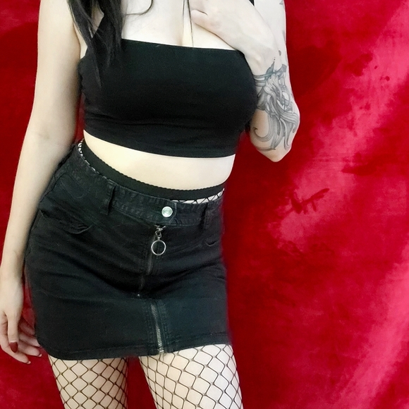 Black denim skirt - Picture 3 of 4